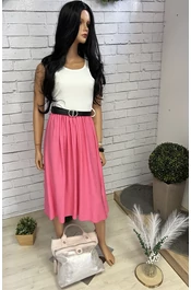 Fehér pink ruha övvel